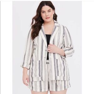Torrid stripe linen long white gray blazer size 3x.